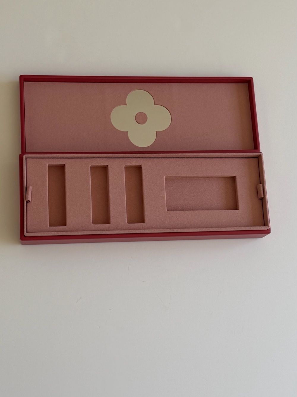 Louis Vuitton Beauté Red Rectangular Accessory Box - Picture 4 of 4